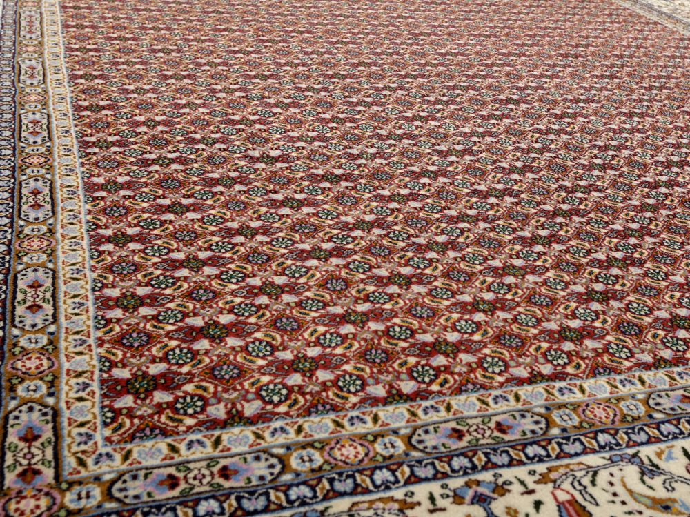 Moud Red 247x350