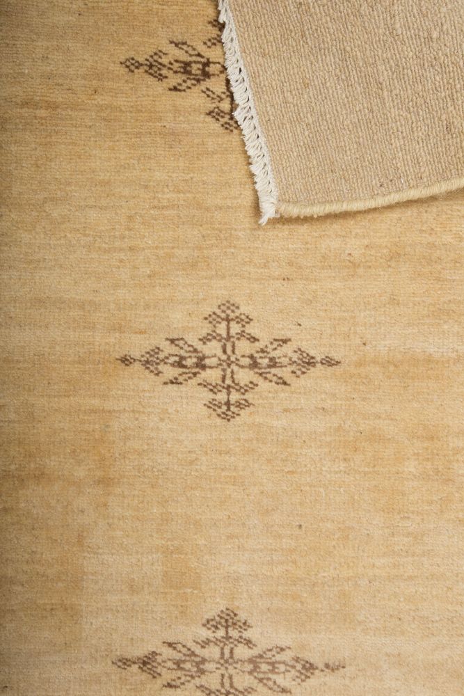 Hotan Beige 66x92cm