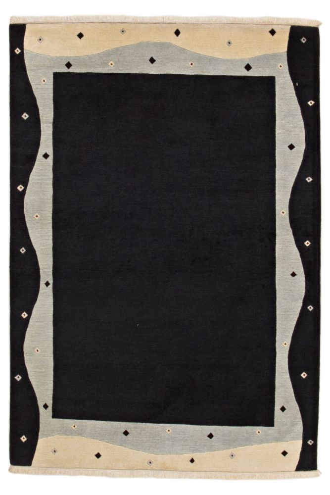 Bhutan 944 New Star Black 142x204