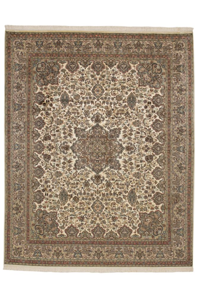 Kashmir Silk White 197x246