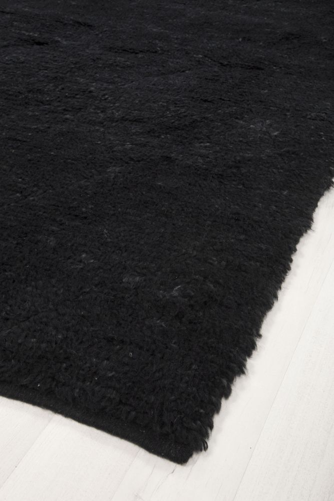 Berber Black 205x302